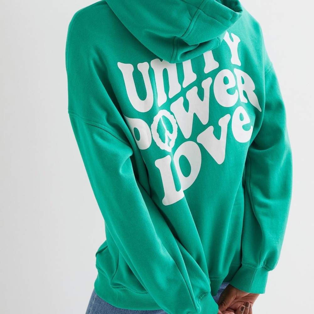 ❌SOLD ON DEPOP❌NWOT H&M Kelly green hoodie